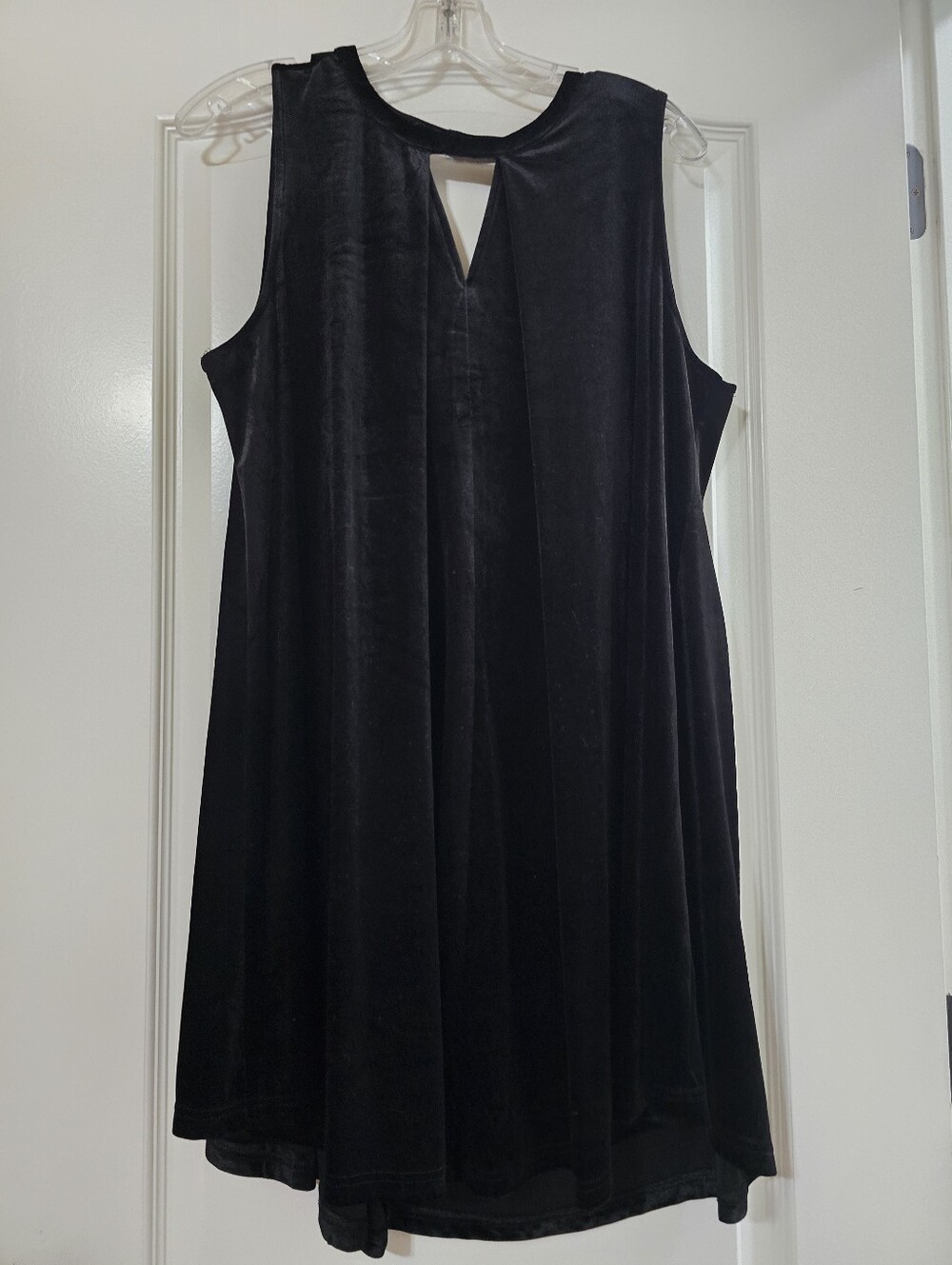 Umgee Black Velvet Keyhole Sleeveless Mini Dress